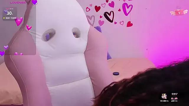 andromeda_meyer from StripChat is Freechat