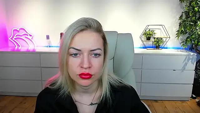 Anna_Snows from StripChat is Freechat