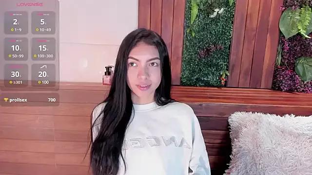antonellaroux from StripChat is Freechat