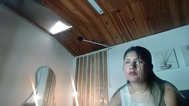 ariana_velvet_ from StripChat is Freechat