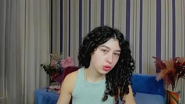 ArianaFoxi from StripChat is Freechat
