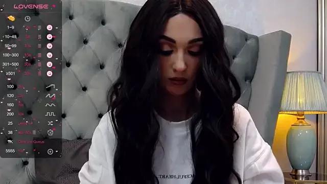AriannaClover from StripChat