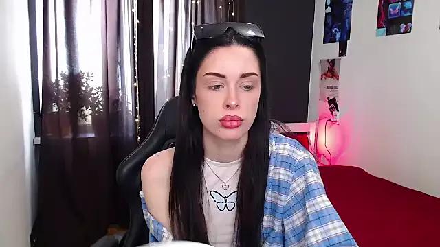 ariel_is_on_vacation from StripChat is Freechat