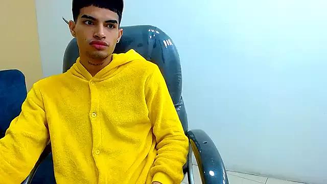 ariess_king from StripChat is Freechat