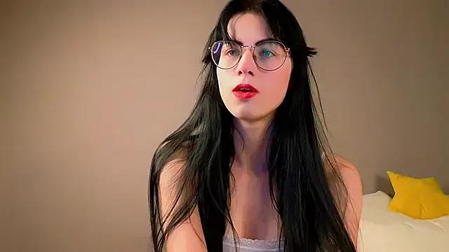 ArlineJanik from StripChat is Freechat