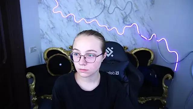ArrinaWairr from StripChat