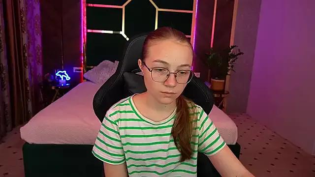ArrinaWairr from StripChat is Freechat