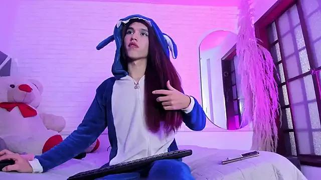 ashley_moss from StripChat is Freechat