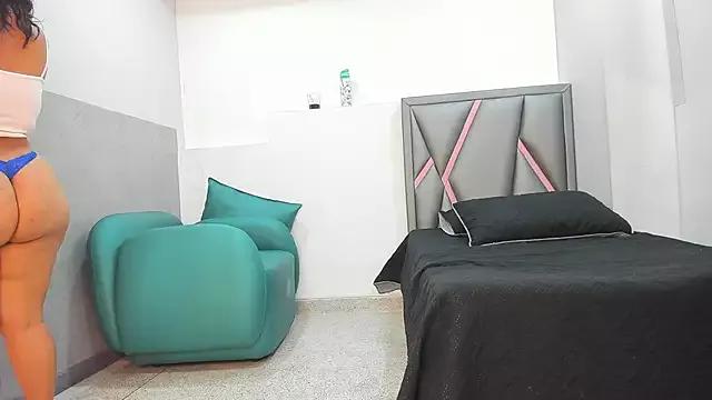 aurora_tziu from StripChat is Freechat