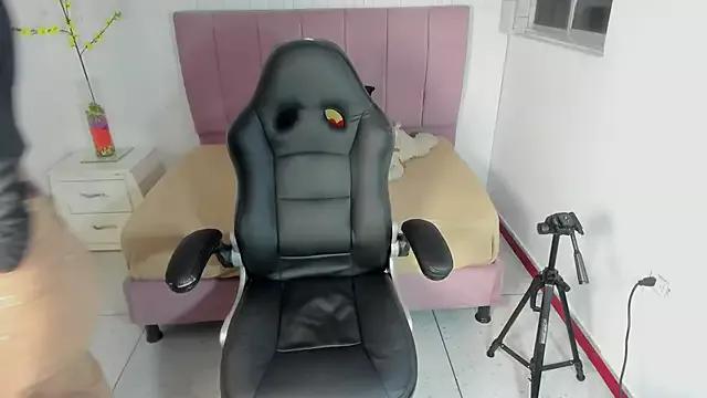 aymara_tooner_ from StripChat is Freechat
