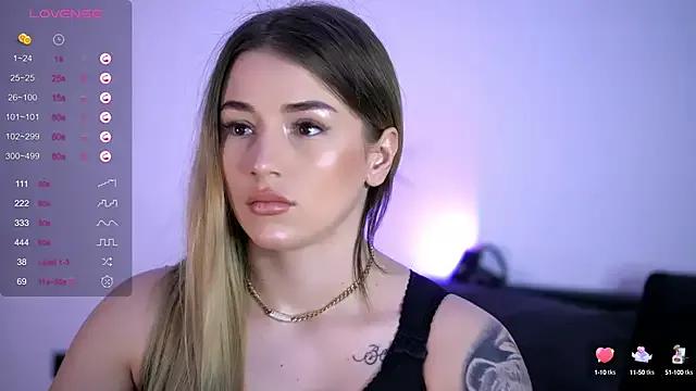 BabbyAisha from StripChat is Freechat