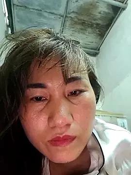 Bee_sweet from StripChat