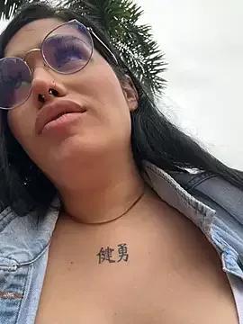 Bella__Wood from StripChat is Freechat