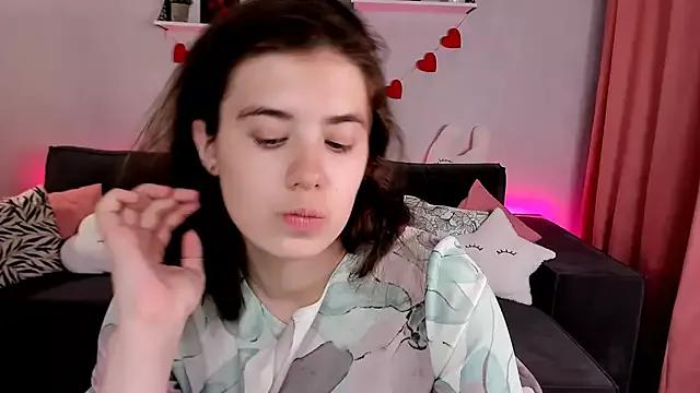 BellaCaress from StripChat is Freechat
