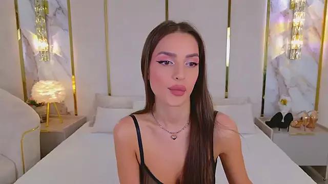 BellaHalles from StripChat