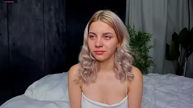 BlissBoardley from StripChat is Freechat