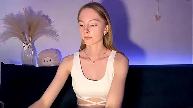 BrightAnnie from StripChat is Freechat
