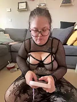 BrunetteBitch-x from StripChat is Freechat