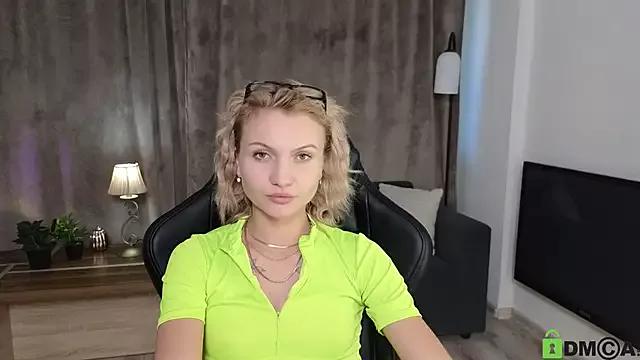 Cameronlovely_ from StripChat is Freechat