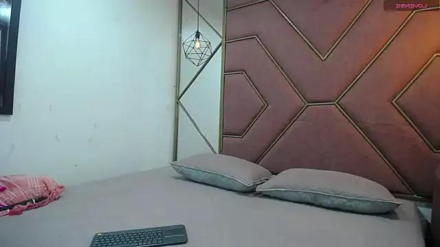 CamiilaGlow from StripChat is Freechat