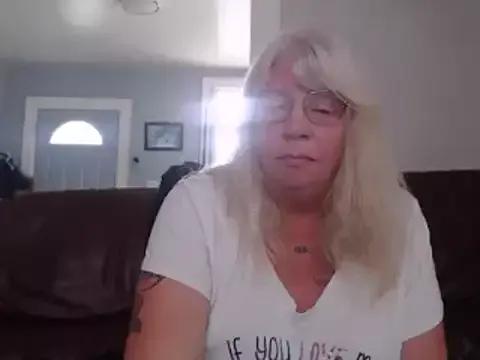 canadiancougar1965 from StripChat is Freechat