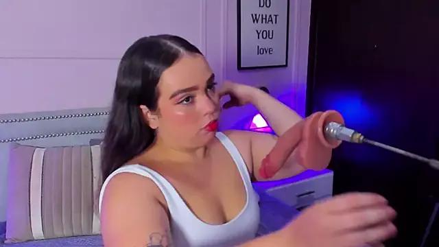 Caroline-Joyce from StripChat is Freechat