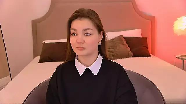 CarollineWllliams from StripChat is Freechat