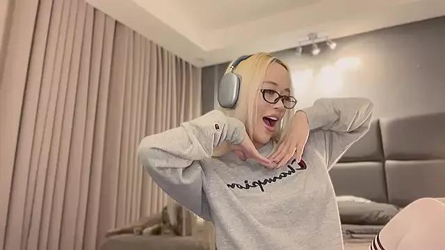 Carrie_Colbyxx from StripChat