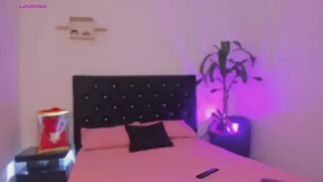 Cassie_Stevens from StripChat is Freechat