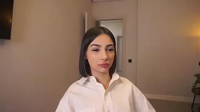 ChanelKnows from StripChat is Freechat