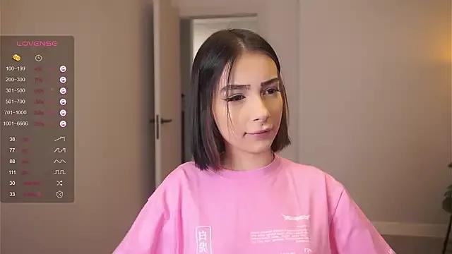 ChanelKnows from StripChat is Freechat