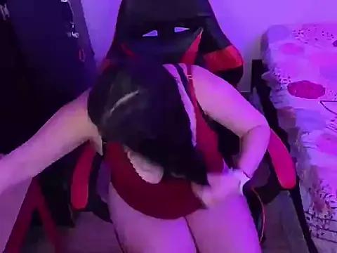 ChloeSnoww from StripChat is Freechat