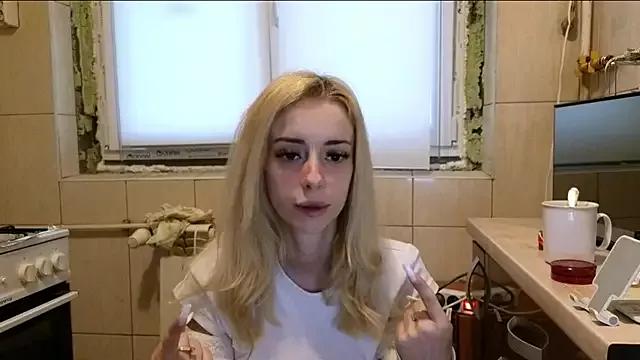 ChristiHanson from StripChat is Freechat