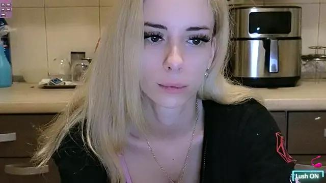 ChristiHanson from StripChat is Freechat