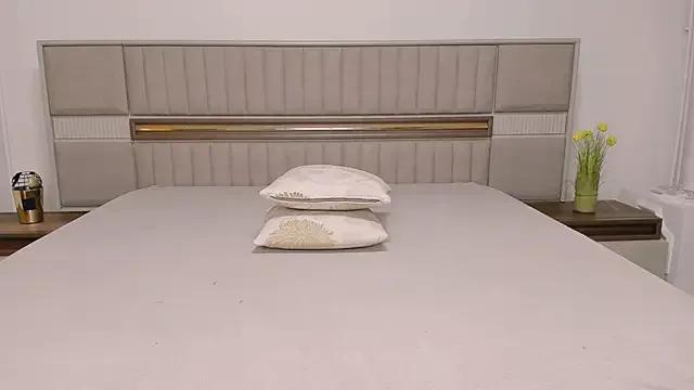 ClaudiaMilf from StripChat is Freechat
