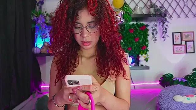 collins_Daph from StripChat is Freechat