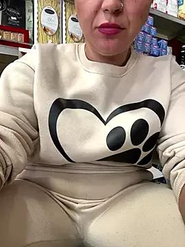 Daiana_Andra from StripChat is Freechat