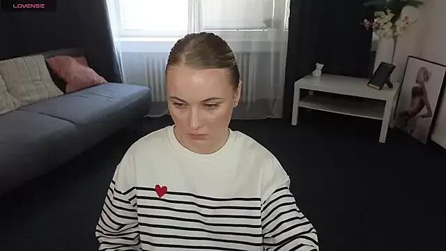 DaisyyJamess1 from StripChat is Freechat