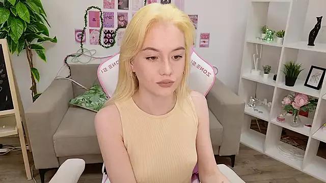 Danielle_Jones from StripChat is Freechat