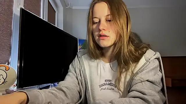 DarlenaRhett from StripChat is Freechat