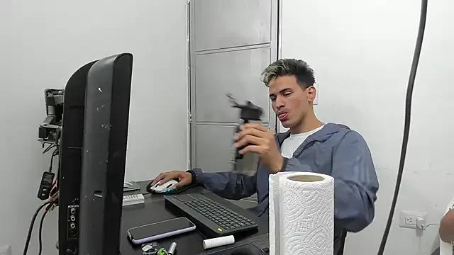 destroys_snow_white from StripChat is Freechat