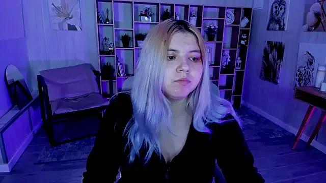 DiaAngell from StripChat