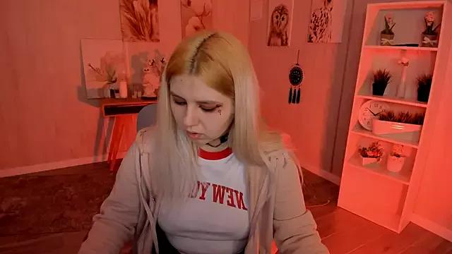 DiaAngell from StripChat