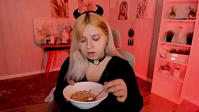 DiaAngell from StripChat