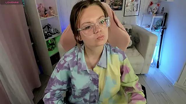 Dolly_Blad from StripChat is Freechat
