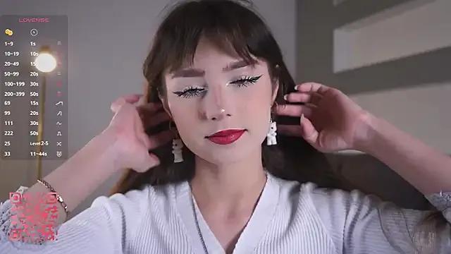 DreamyDaisy from StripChat is Freechat