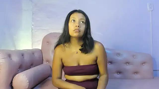 Dulce_Pettit from StripChat is Freechat