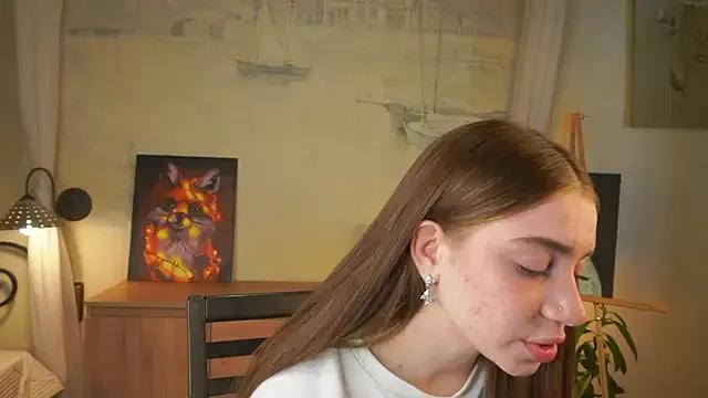 EadlinGillim from StripChat is Freechat