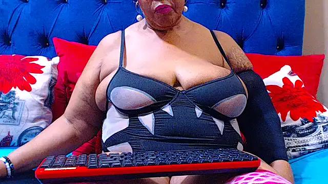 ebonycandy10 from StripChat is Freechat