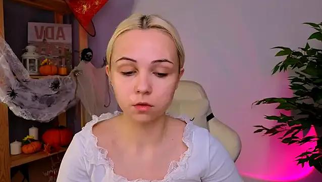 ElenaMonroe from StripChat is Freechat